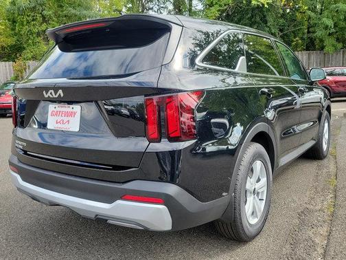 2025 Kia Sorento LX