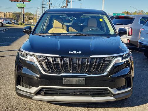 2024 Kia Carnival LX