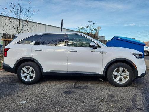 2022 Kia Sorento LX