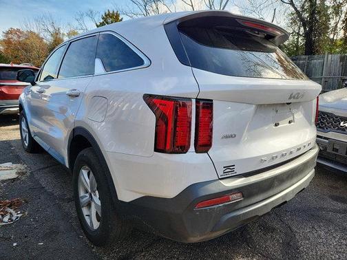2022 Kia Sorento LX