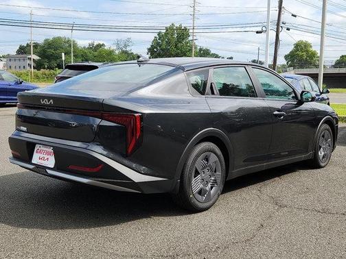 2025 Kia K4 LX