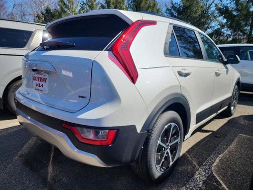 2025 Kia Niro LX