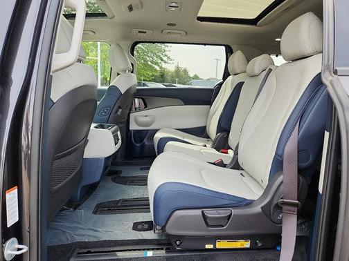 2026 Kia Carnival Hybrid SX