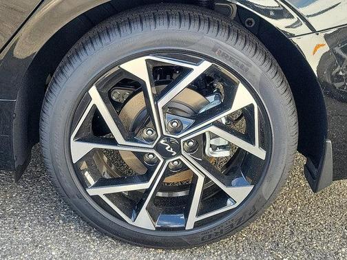 2025 Kia K5 EX