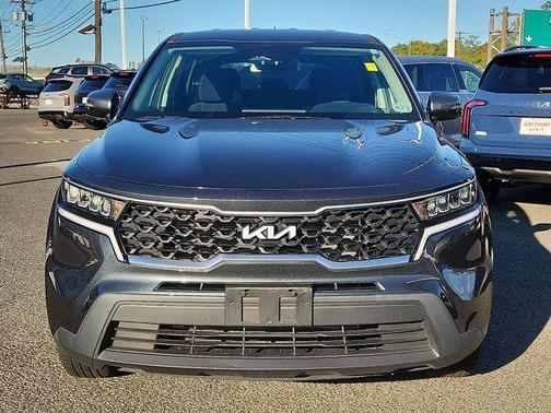 2022 Kia Sorento LX