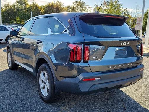 2022 Kia Sorento LX