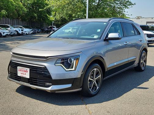 2023 Kia Niro SX