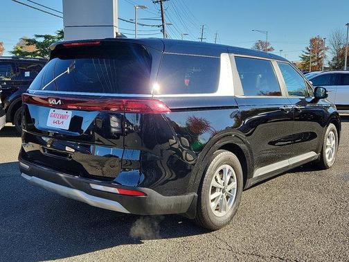 2022 Kia Carnival LXS