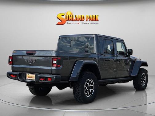 Granite Crystal Clearcoat Metallic 2026 Jeep Gladiator Rubicon