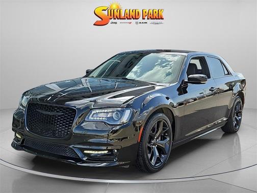 2022 Chrysler 300 Touring L