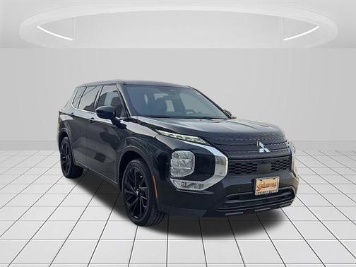 2023 Mitsubishi Outlander SE Black Edition