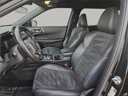 2023 Mitsubishi Outlander SE Black Edition