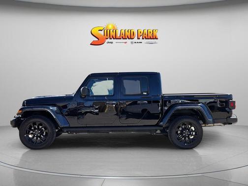 Black Clearcoat 2025 Jeep Gladiator Sport