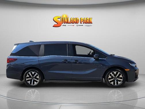 Silver Metallic 2025 Honda Odyssey EX-L