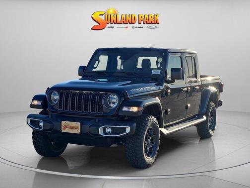Black Clearcoat 2026 Jeep Gladiator Texas Trail
