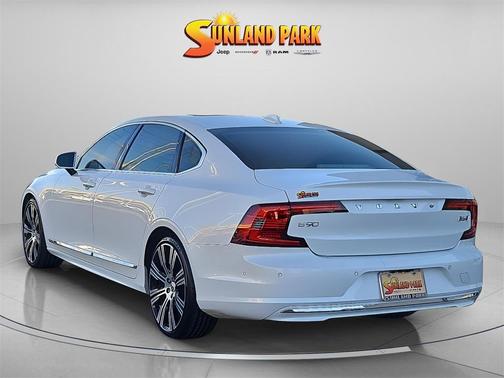 2023 Volvo S90 B6 Plus