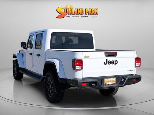 Bright White Clearcoat 2026 Jeep Gladiator Texas Trail