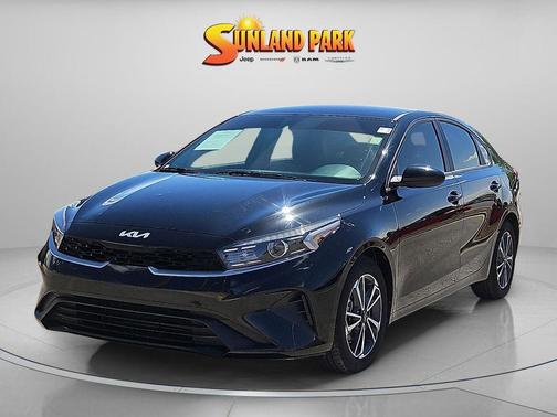 Aurora Black 2024 Kia Forte LXS