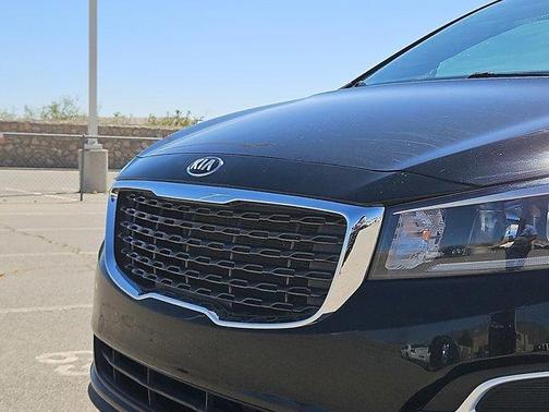 2021 Kia Sedona LX