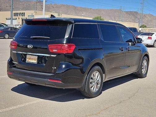 2021 Kia Sedona LX