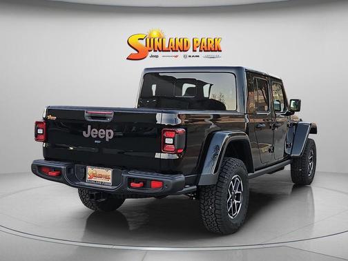 Black Clearcoat 2026 Jeep Gladiator Rubicon