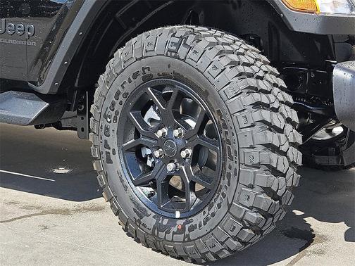 2025 Jeep Gladiator Sport