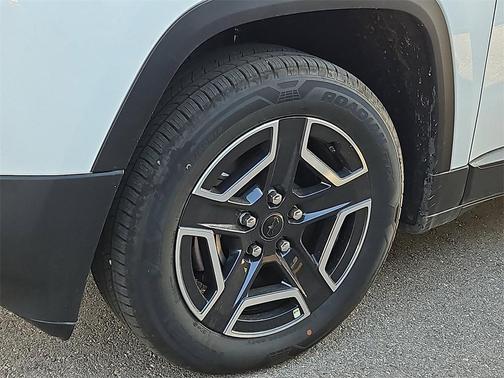 2026 Jeep Cherokee LAREDO/LIMITED