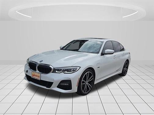 2022 BMW 330e 330e