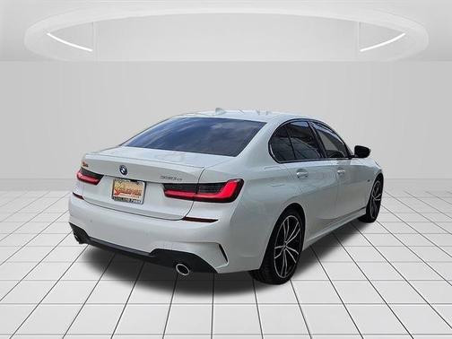 2022 BMW 330e 330e