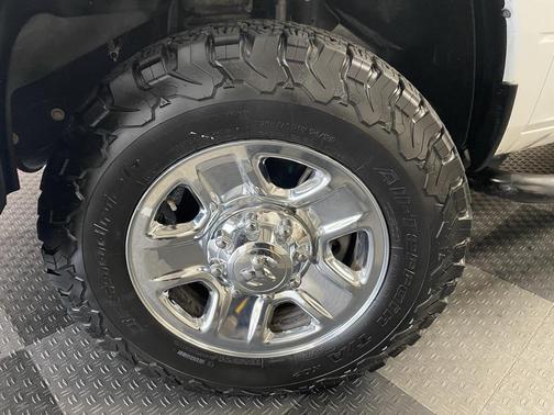 2018 RAM 2500 Tradesman Crew Cab 4x4 8' Box