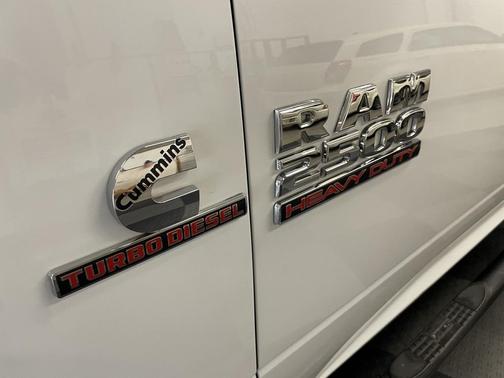 2018 RAM 2500 Tradesman Crew Cab 4x4 8' Box
