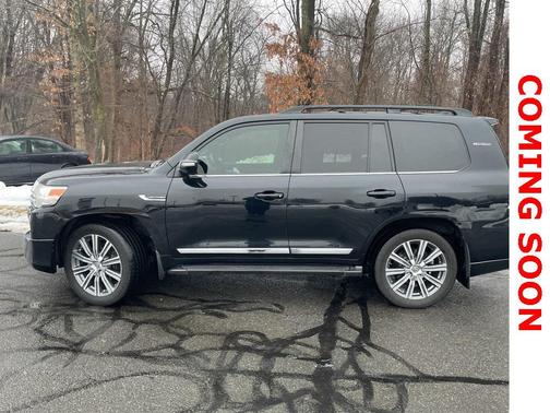 2017 Toyota Land Cruiser Base