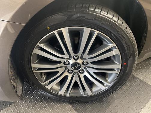 2015 Kia Cadenza Premium