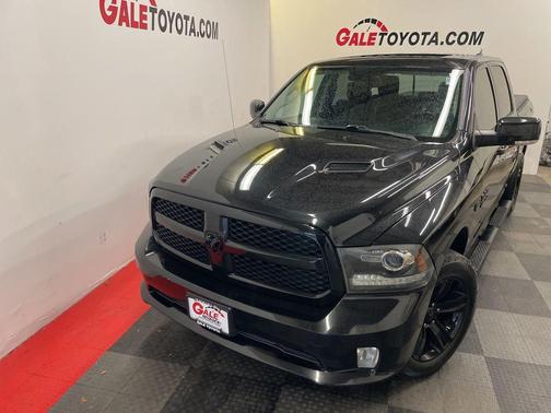 2017 RAM 1500 Night Crew Cab 4x4 5'7' Box