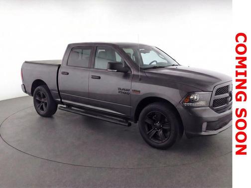 2017 RAM 1500 Night Crew Cab 4x4 5'7' Box