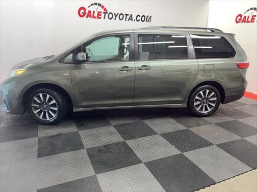 2018 Toyota Sienna LE