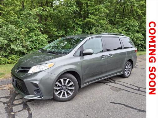 2018 Toyota Sienna LE