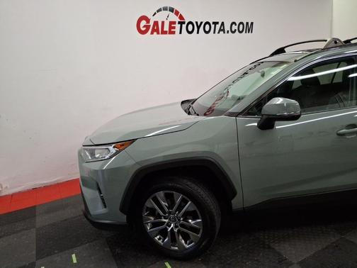 2020 Toyota RAV4 XLE Premium