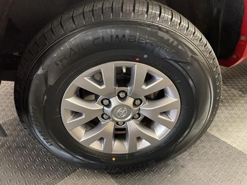 2016 Toyota Tacoma SR5