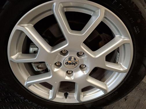 Graphite Gray 2022 Jeep Renegade Latitude