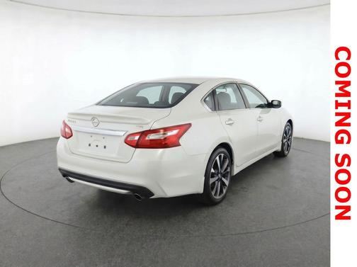Pearl White 2016 Nissan Altima 2.5 SR