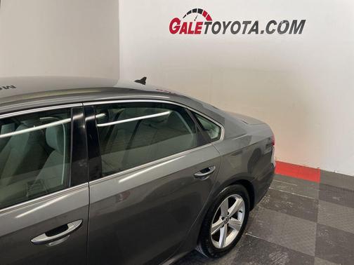 2012 Volkswagen Passat 2.5 SE