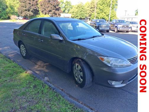 Brown 2005 Toyota Camry LE
