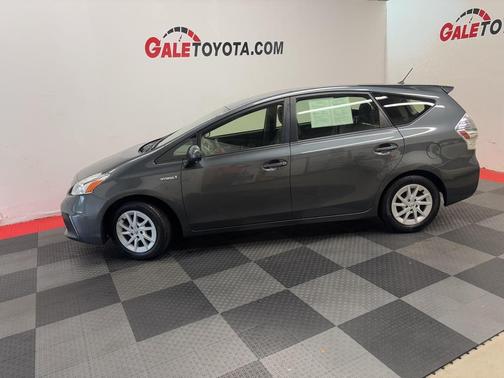2013 Toyota Prius v Two