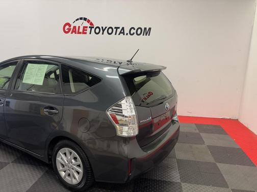 2013 Toyota Prius v Two