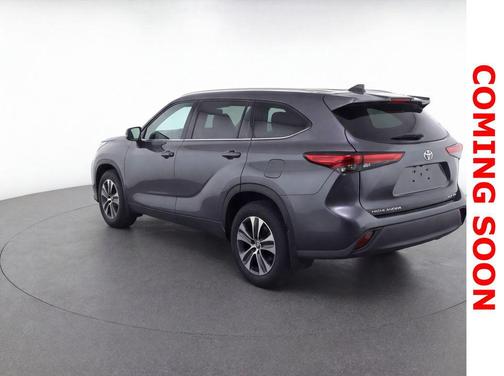 Magnetic Gray Metallic 2023 Toyota Highlander XLE