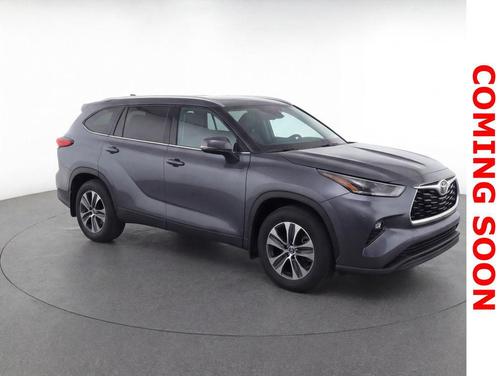 Magnetic Gray Metallic 2023 Toyota Highlander XLE