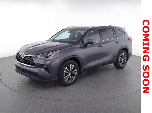 Magnetic Gray Metallic 2023 Toyota Highlander XLE
