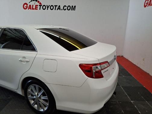 2012 Toyota Camry Hybrid XLE