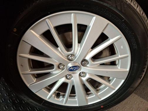 Ice Silver Metallic 2017 Subaru Impreza 2.0i Premium